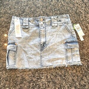 Tinseltown stone wash Denim stretchy Mini Skirt with Pockets NWT 5